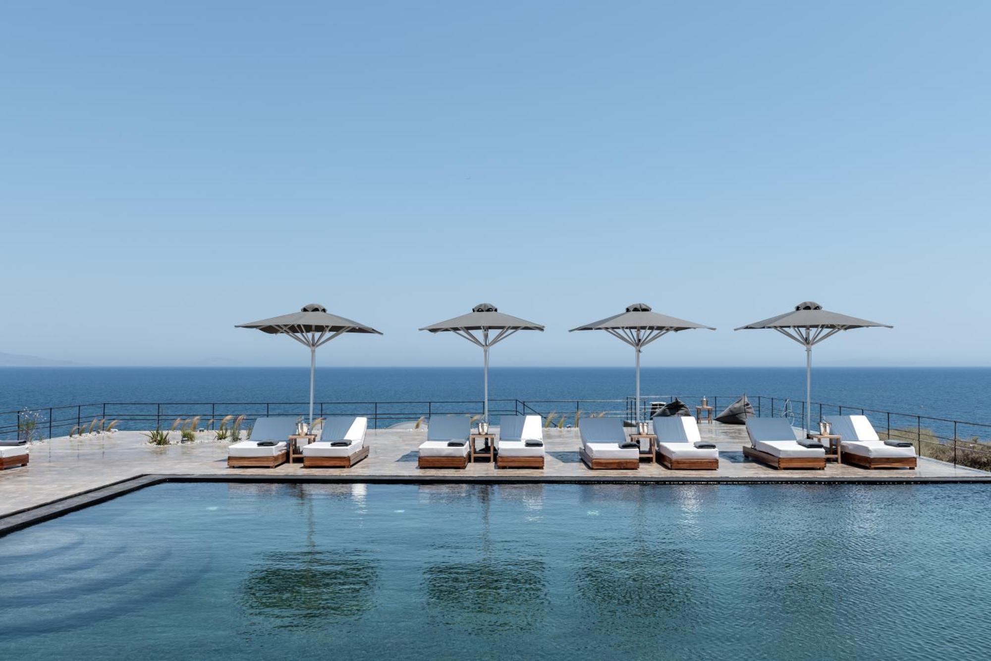 Colombos Beachfront Foinikiá 外观 照片